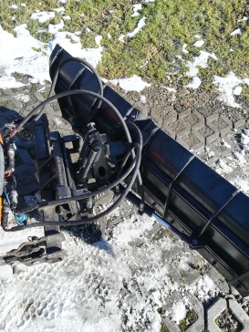 G068878-久保田 F1900 拖拉机 雪犁=雪地车扫雪车
